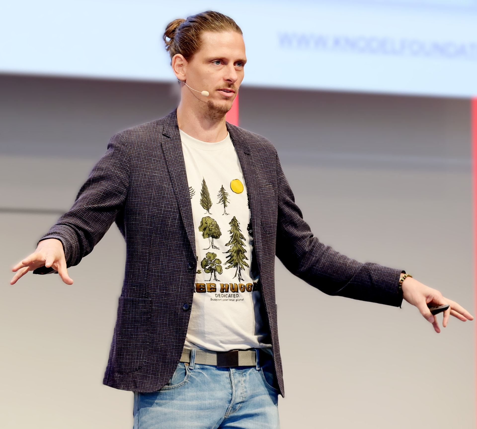 Patrick Knodel, Founder of ChanceMaker Foundation, speaking on stage.