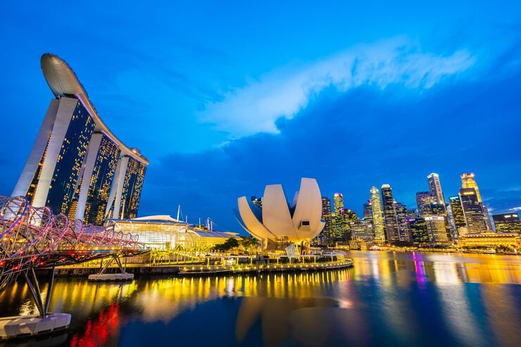 Singapore Marina Bay skyline at night